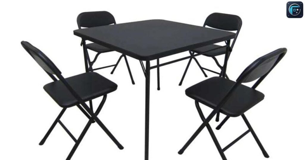  4 Folding Tables
