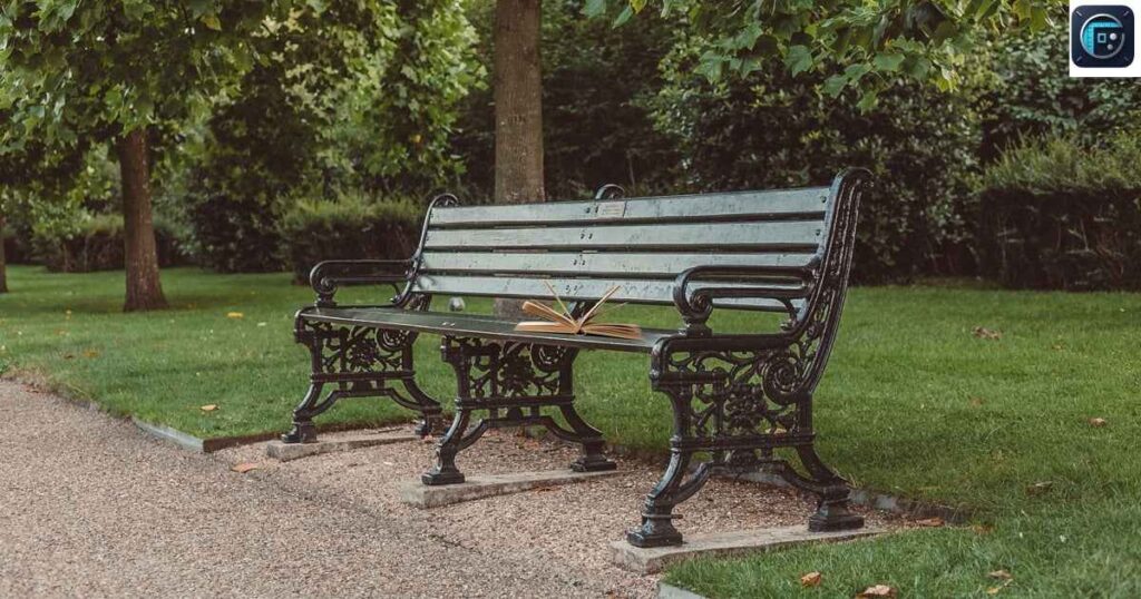  5 Park Benches
