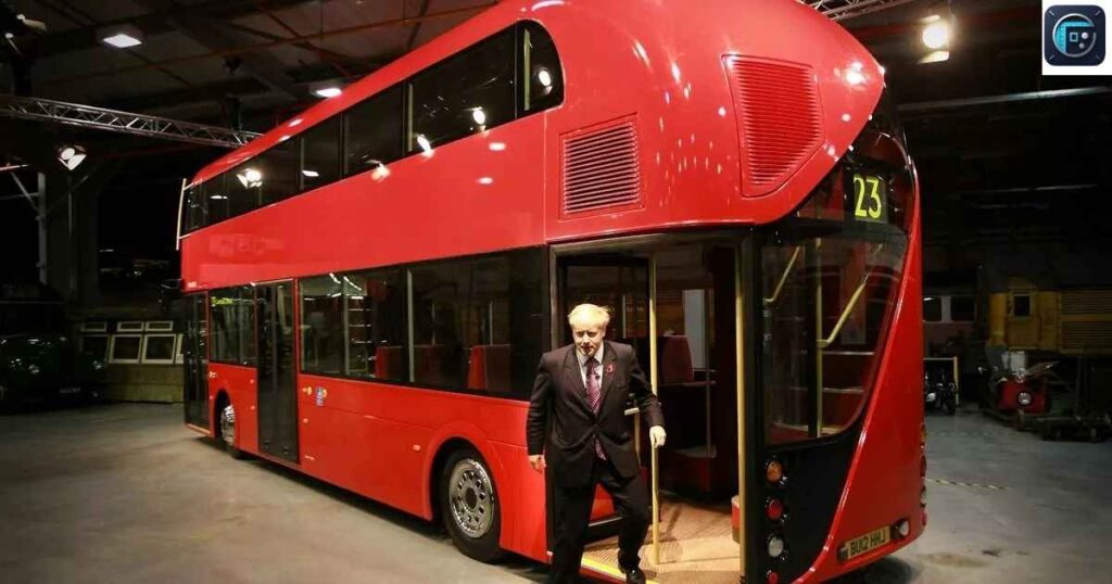  Double-Decker Bus 