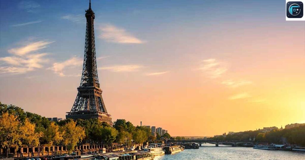  Eiffel Tower