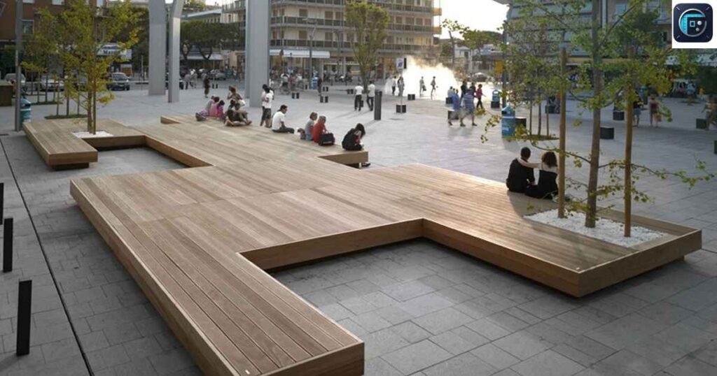  Public Bench
