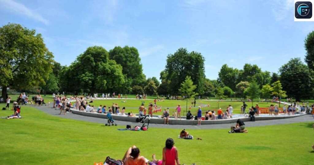 17 Trips Around Hyde Park
