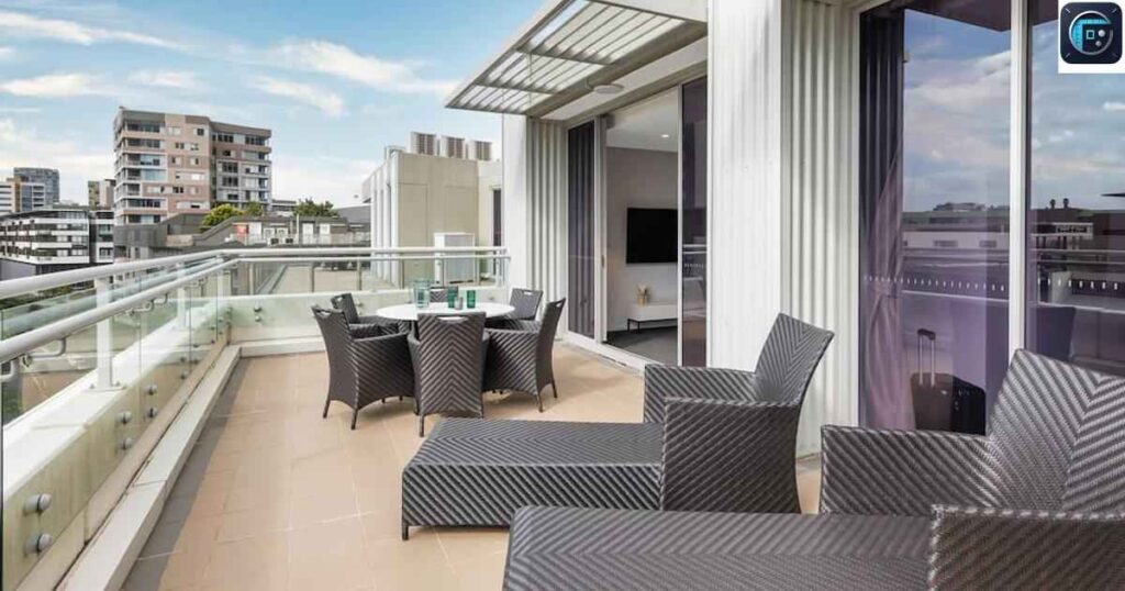 Meriton World Pinnacle, Sydney
