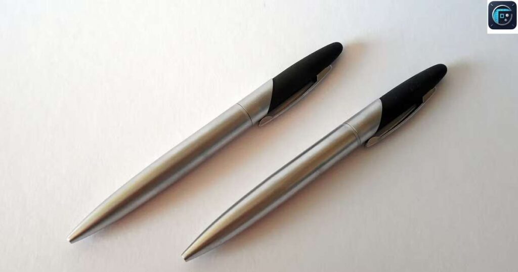 2 BIC Cristal Pens
